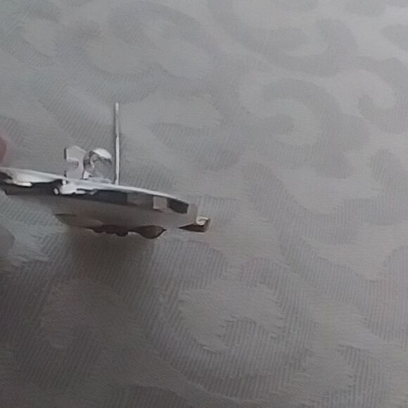 Cat Pin Red Scarf and Silver+Gold Tone Brooch/Scarf Pin w/ Heart - Picture 2 of 8